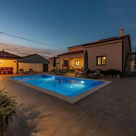 Roza Zadarvillas * Lovinac (Zadar)