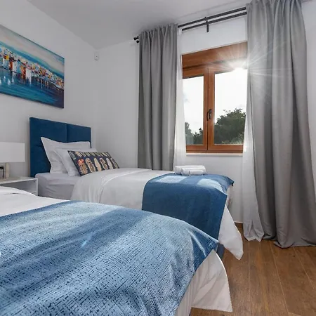 Roza Zadarvillas * Lovinac (Zadar)
